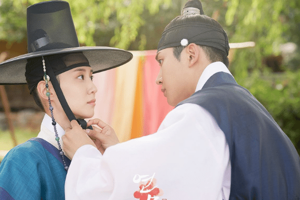 Nội dung phim Luyến Mộ (2021) - The King's Affection