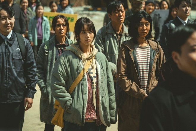 Ma Dong-seok cứu phim 'Thợ săn hoang mạc' - Giải trí