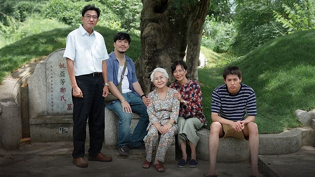 Review phim tình cảm Thái Lan Gia Tài Của Ngoại: Xem xong chỉ muốn ôm bà mà  khóc