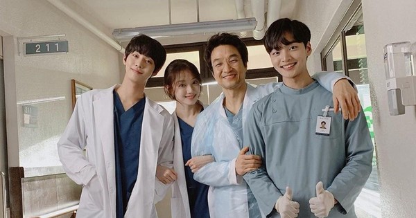 Người Thầy Y Đức" phần 3: Ahn Hyo Seop, Lee Sung Kyung cùng trở lại, hé lộ  thời điểm lên sóng