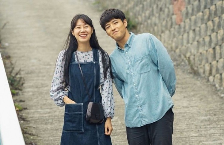 Kết quả Baeksang: “Khi hoa trà nở” thắng áp đảo “Hạ cánh nơi anh”