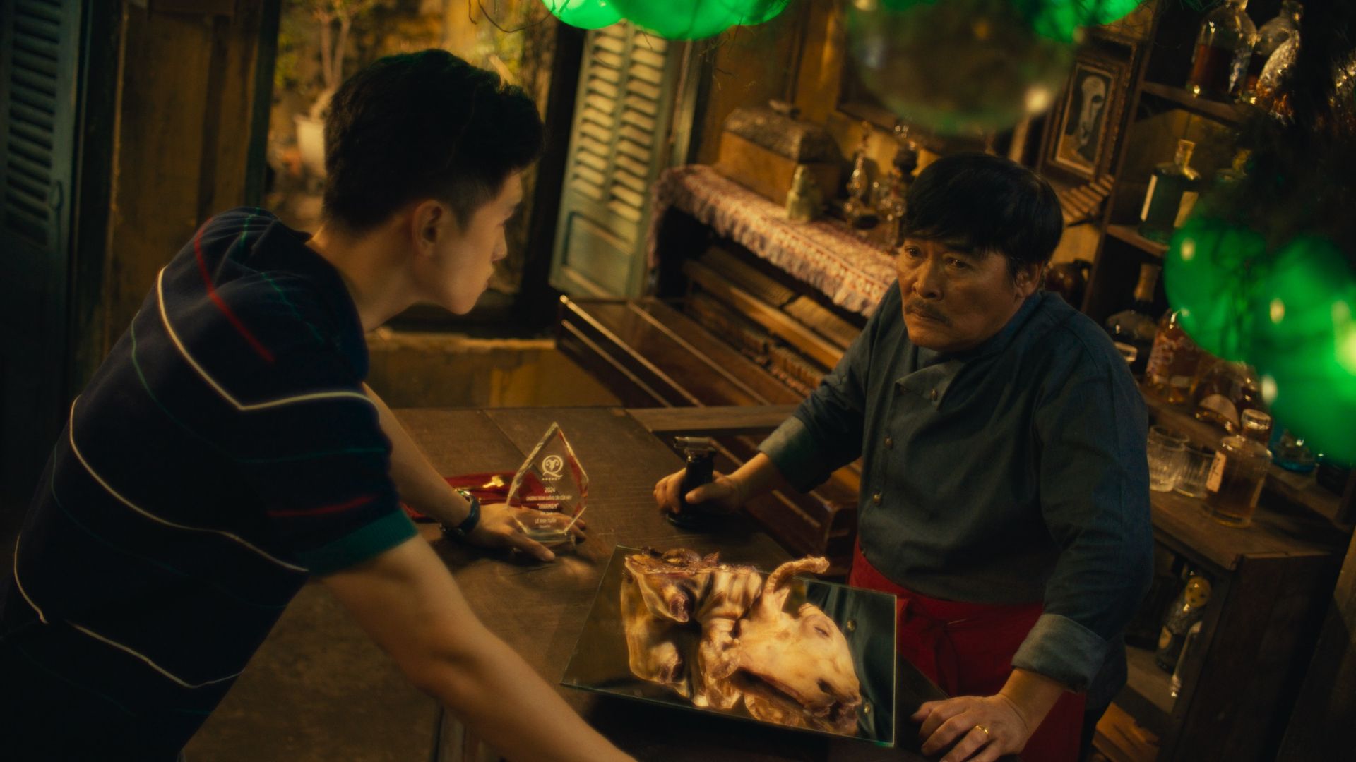 Tiệm Ăn Của Quỷ: Nghiệp báo và sự tha hóa của con người | ELLE