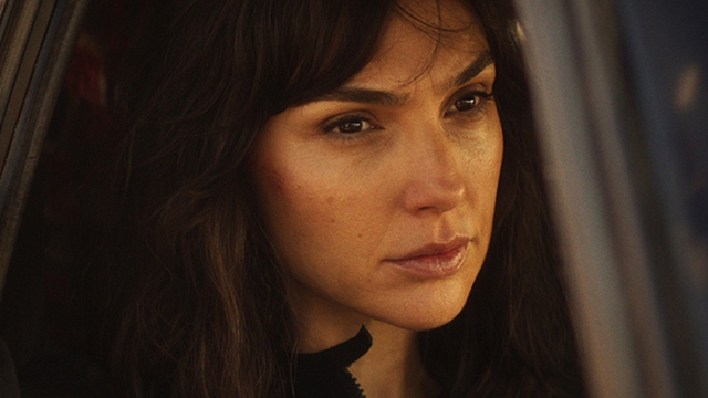 Gal Gadot - Mỹ nhân chuyên đóng phim dở: Diễn xuất gượng gạo nhưng vẫn được  yêu thích vì quá đẹp