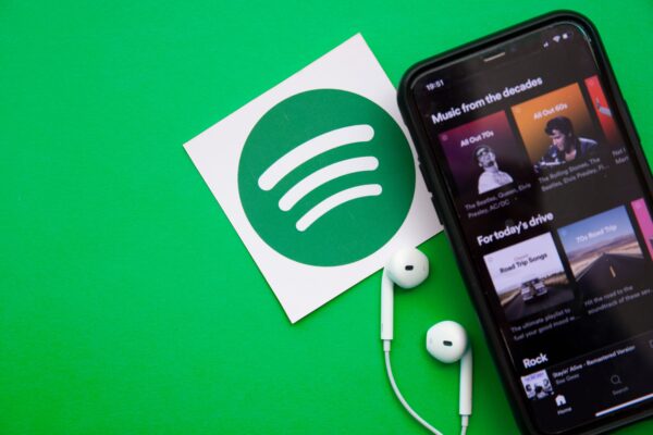 Cách tắt phát trộn bài trên Spotify