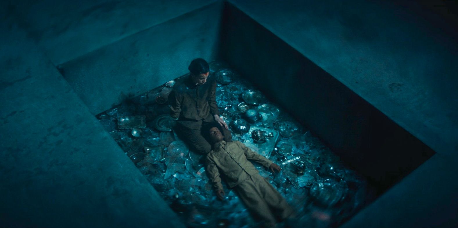 Khám phá những tầng ý nghĩa đằng sau "The Platform 2" | ELLE